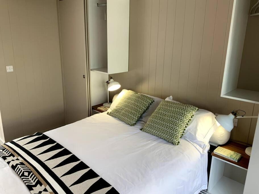 Retreat In The Heart Of Warwick. Warwick (Warwickshire)