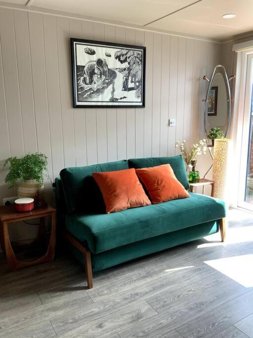 Holiday home Retreat In The Heart Of Warwick.