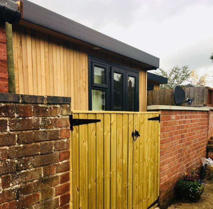 Holiday home Retreat In The Heart Of Warwick. *